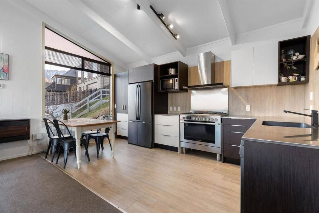 Lakeview Home Retreat At Queenstown Hill 외부 사진